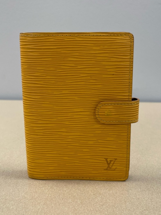 Louis Vuitton Accessories - Louis Vuitton Epi PM 6-Ring Agenda Passport Holder in Yellow - Preowned